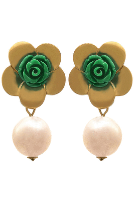 Gold pearl studs 1