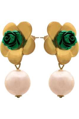 Gold pearl studs 3