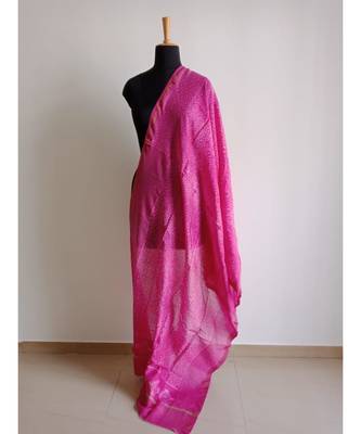 Fuschia pink triangle print chanderi silk shibori work dupatta 2