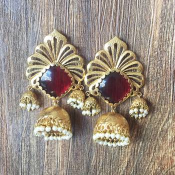 Gold earrings 1