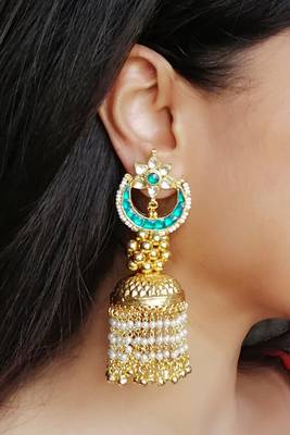 Gold earrings 1