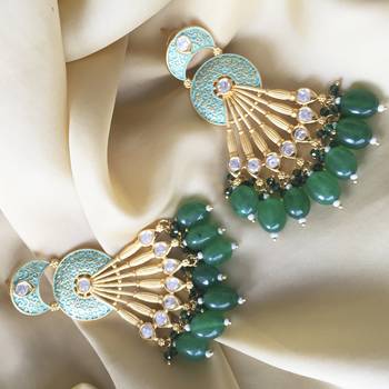Gold earrings 4