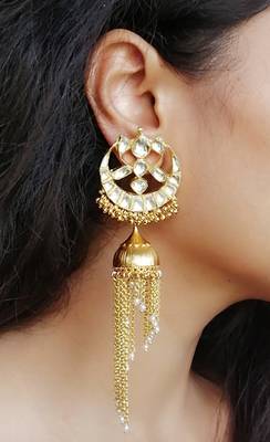 Gold earrings 3