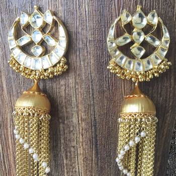 Gold earrings 4