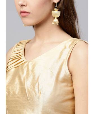 Cream Chiffon Embellished Saree 3