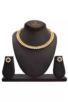 Gold pearl necklace-sets