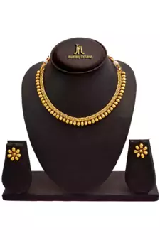 Gold necklace-sets
