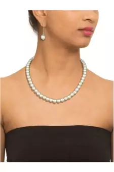 White pearl necklace-sets