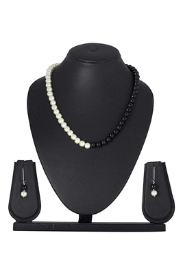 White necklace-sets 2
