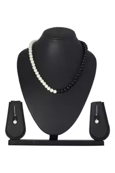 White necklace-sets