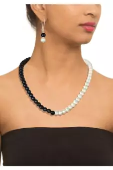 White necklace-sets