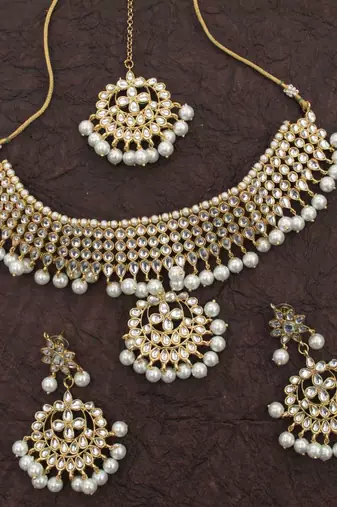 Traditional Kundan & Pearl White Choker Necklace Set For Women