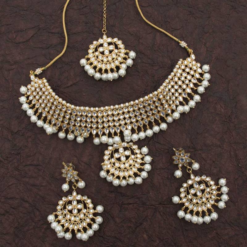 Traditional Kundan & Pearl White Choker Necklace Set For Women