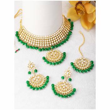 Traditional Kundan & Pearl Green Choker Necklace Set For Women 1
