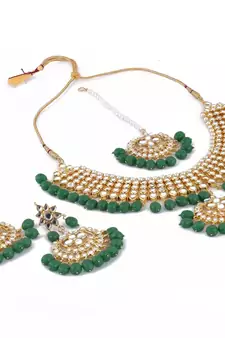 Traditional Kundan & Pearl Green Choker Necklace Set For Women