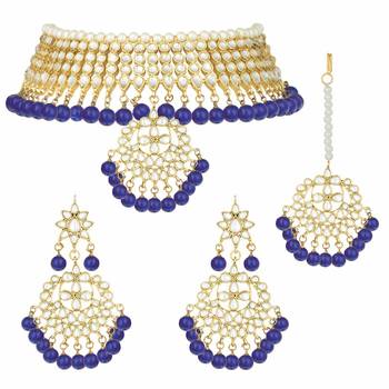 Traditional Kundan & Pearl Blue Choker Necklace Set For Women 3