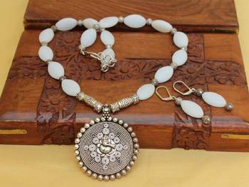 White Agate Necklaces 3