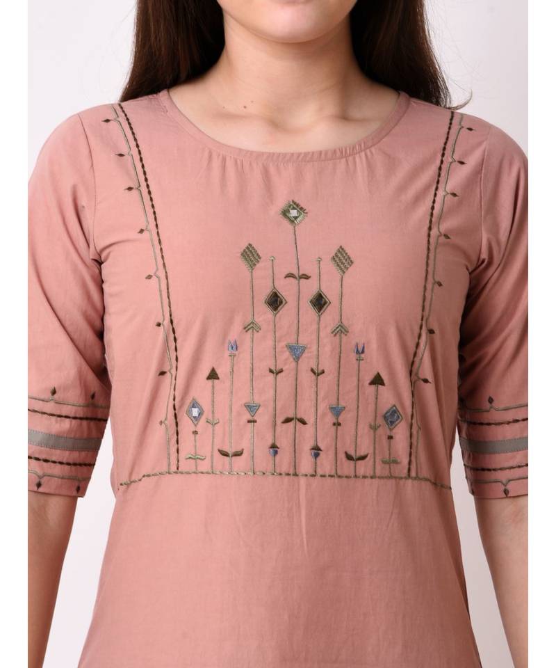 Orange Women's Cotton Embroidered Kurta