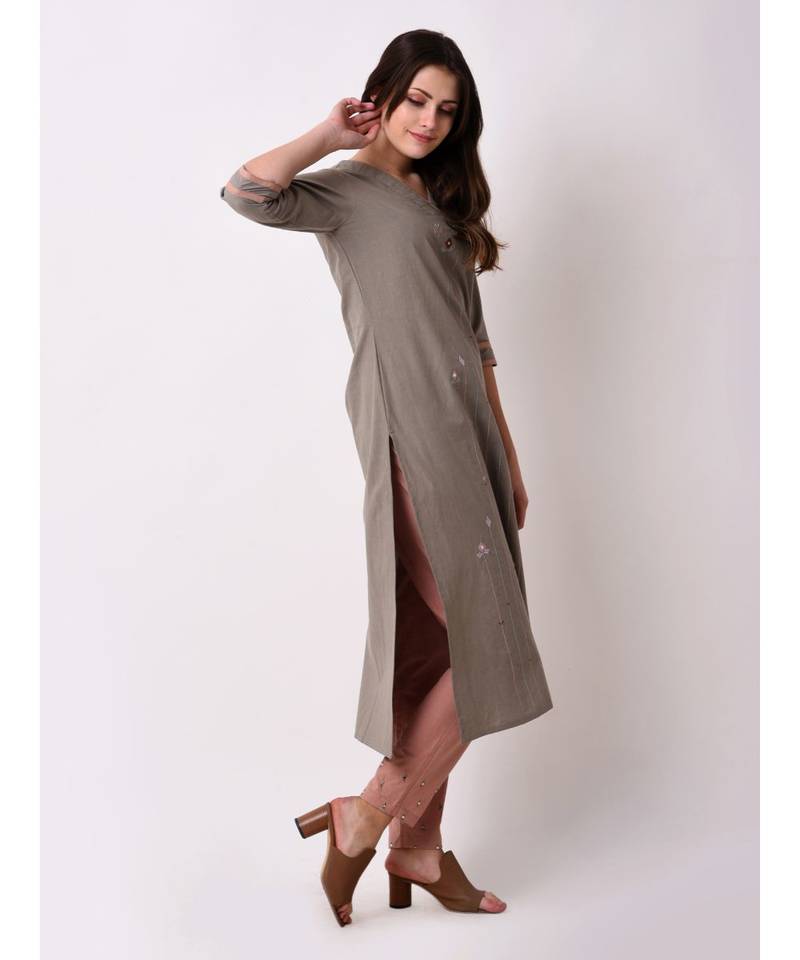 Green Women's Cotton Tribal Embroidered Kurta