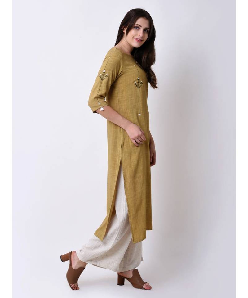 Green Women's Green Rayon Slub Embroidered Kurta