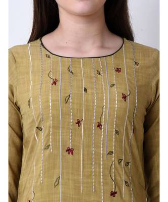 Green Women's Green Floral Embroidered Kurta 5