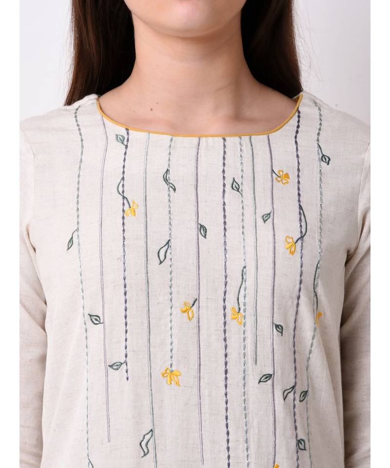 Beige Women's Cream Floral Embroidered Kurta