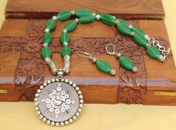 Green Agate Necklaces 1