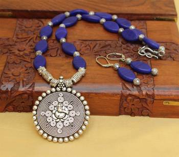 Blue Agate Necklaces 1