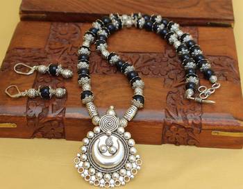 Blue Agate Necklaces 1