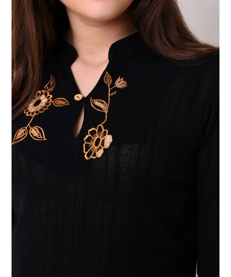 Women's Textured Embroidered Top