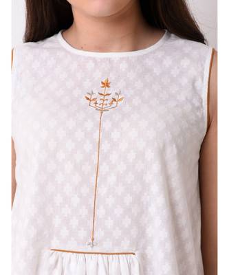 Women's Gathered Embroidered Tunic 5