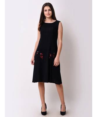 Black Women's Relaxed Shift Dress 1