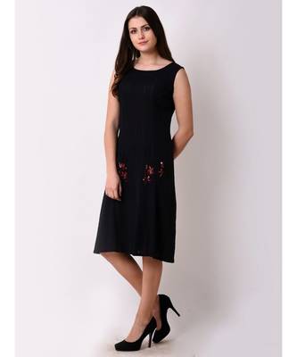 Black Women's Relaxed Shift Dress 2