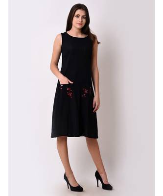 Black Women's Relaxed Shift Dress 4