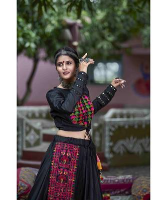Black embroidered cotton unstitched lehenga choli 4