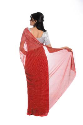 Red printed georgette saree with blouse 3
