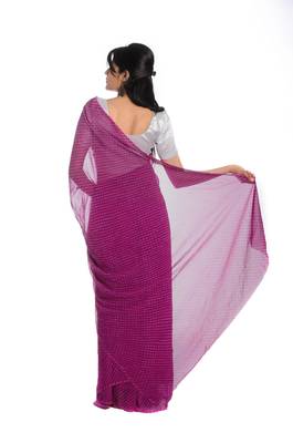 Magenta printed georgette saree with blouse 3