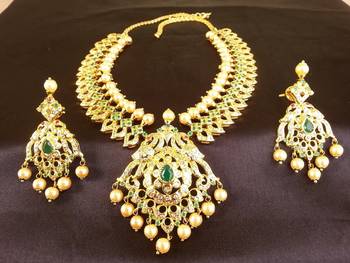Green emerald   south-indian-jewellery 1
