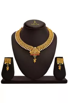 Gold pearl necklace-sets