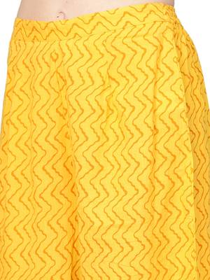 Off-white printed cotton kurta with palazzo and dupatta 5