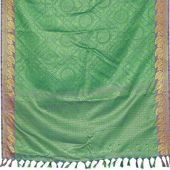 Green woven banarasi silk saree with blouse 5