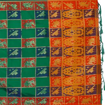 Green woven banarasi silk saree with blouse 4