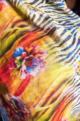 Multicolor Printed Linen Saree With Blouse 4