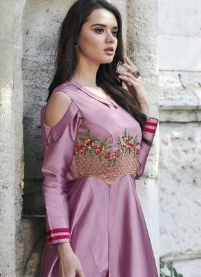 Dark-pink embroidered silk long-kurtis 3