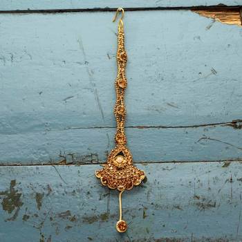 Gold Maang Tikka 1