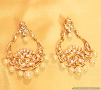 Kundan & Pearl Chand Baali Dangler 1