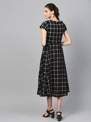 Black Check Front Open Flared Midi 3