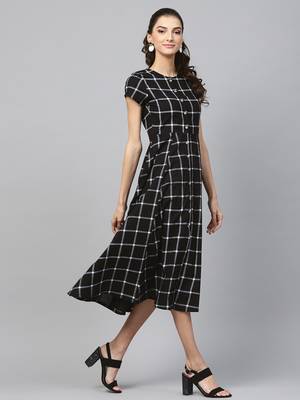 Black Check Front Open Flared Midi 4
