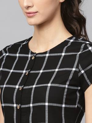 Black Check Front Open Flared Midi 5