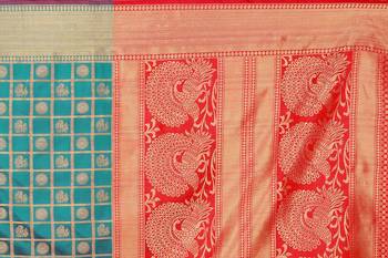 Teal woven kanchipuram silk saree with blouse 4